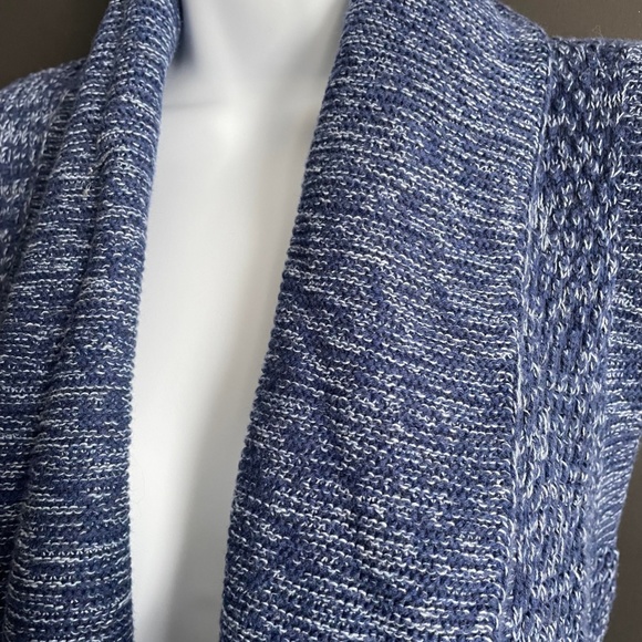 GAP Sleeveless Blue & White Open Sweater/Cardigan - Picture 2 of 4